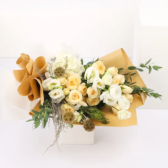 RareFun | White Hydrangea & Eustoma