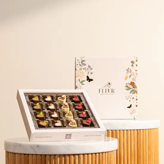 Fleur Hearts Chocolate Box | Pink Baby Rose Bouquet