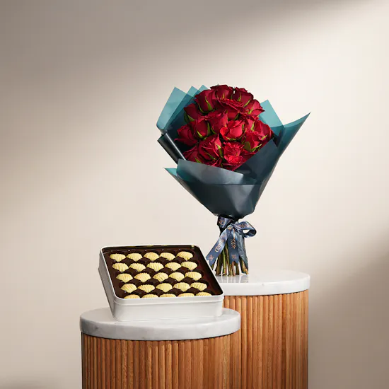 Kaek Blady Kaek Semolina with Pistachio | Red Roses