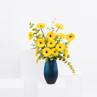 18 Flowers | Ribbed Art Deco Glass Vase