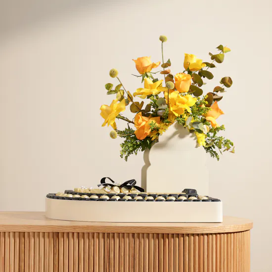 Floward Petals of Delight Chocolate Tray