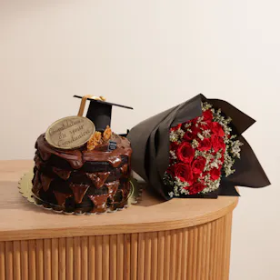 Laviviane Graduation Cake | Red Rose 