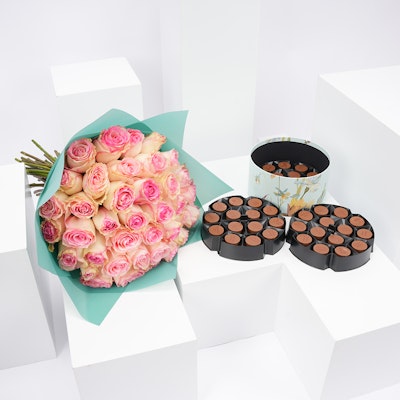 Hanoverian Mix Chocolate Box with 35 Roses Bouquet