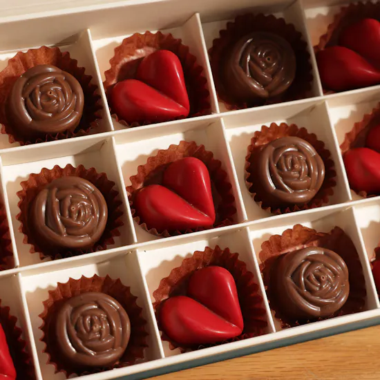 Floward Birdsong Chocolate Box | Dreamy Flower Vase