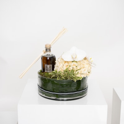 Flowers and DR.VRANJES Diffuser I