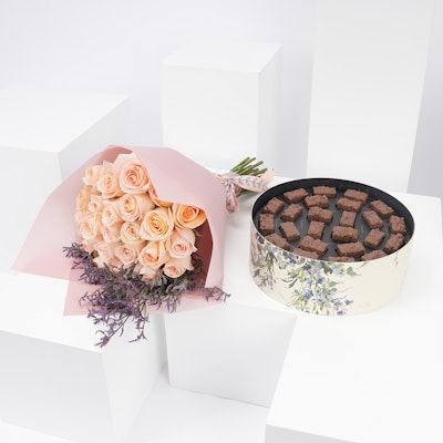 Hanoverian Chocolate with Blooms Bouquet