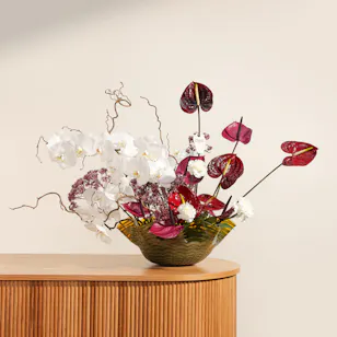 Elegant Flowers Vase 