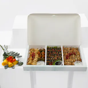 Pate Sucrèe Traditional Mezza Box | Flowers Pate Sucrèe Traditional Mezza Box | Flowers