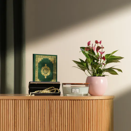 Floward Mestika Misbaha | Holy Quran and Woodwick Scented Candle with Plant