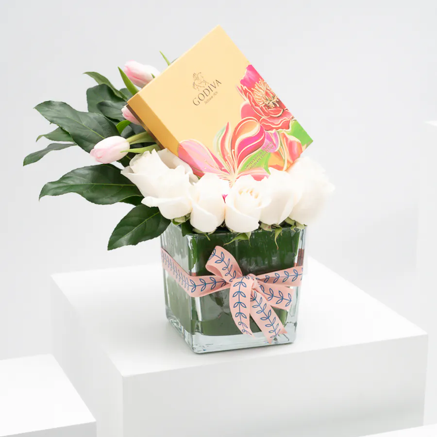 Godiva Napolitain Chocolate Box  | Blooms 5