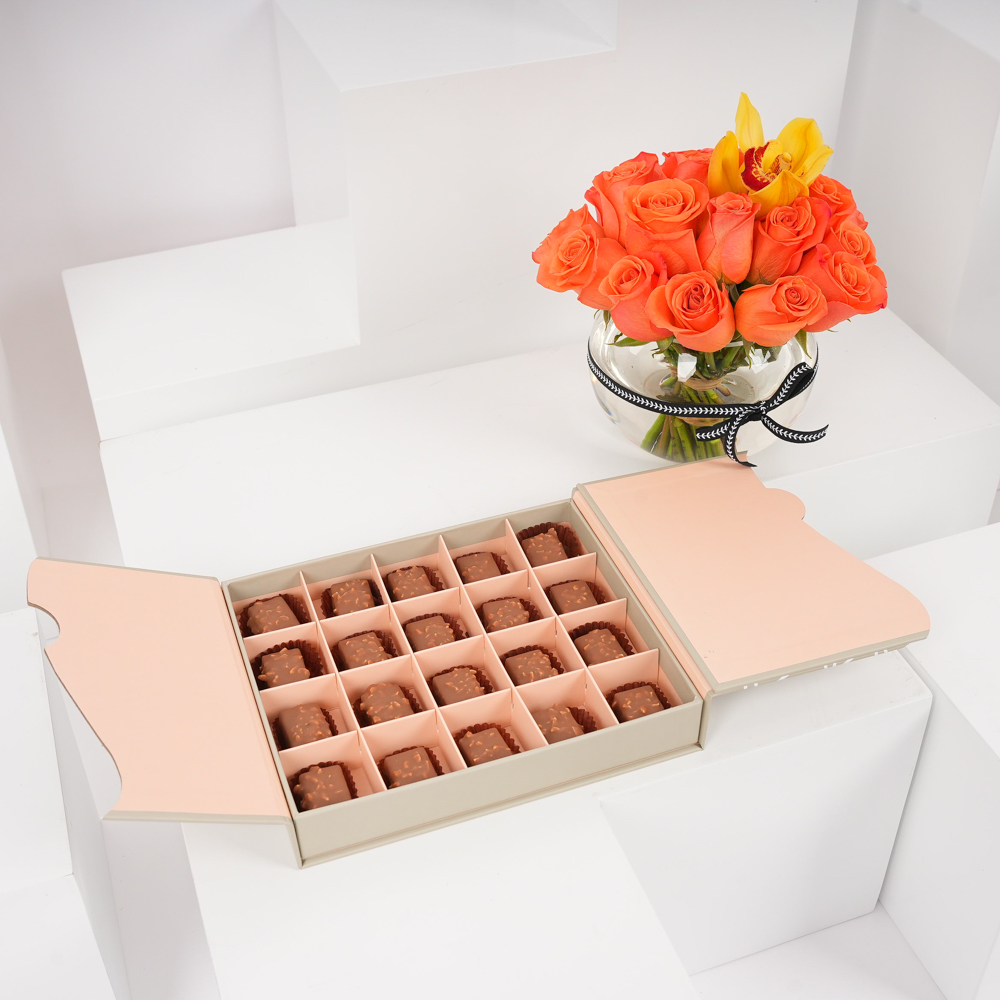 صندوق الشوكولاتة الكرنشي من فلاورد | مزهرية الورد المشرق