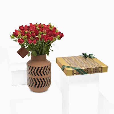 Bateel National Day Collection & Floral Vase