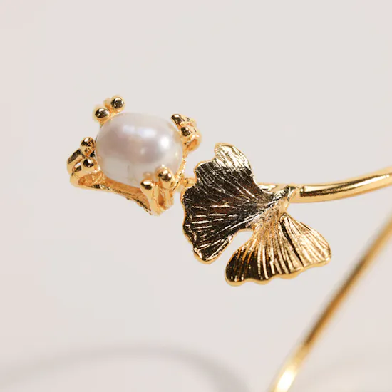 Lynyer Twisted Flora Pearl Gold Plated Bracelet