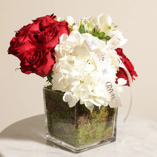 Bahraini Women's Graceful Flowers