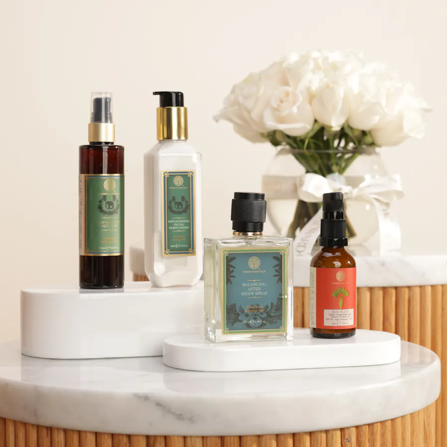 Forest Essentials Sandalwood & Orange Peel Men's Grooming Set | White Roses 4