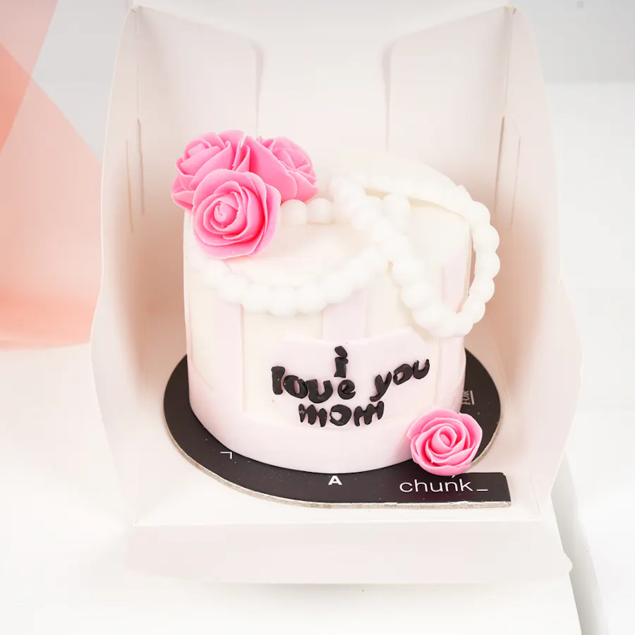 Chunk I Love You Mom Mini Cake | Roses Bouquet 3