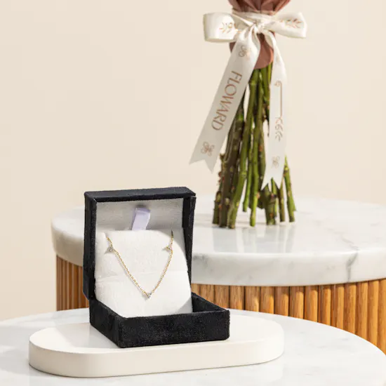 Artsy Tiny Three Stones Gold Plated Necklace | Glam Roses Bouquet