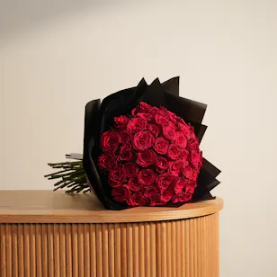 Red Love Pulse Bouquet | 50 Flowers