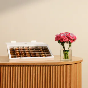 Abucci Large Classic Box | Meaningful Flowers Vase
