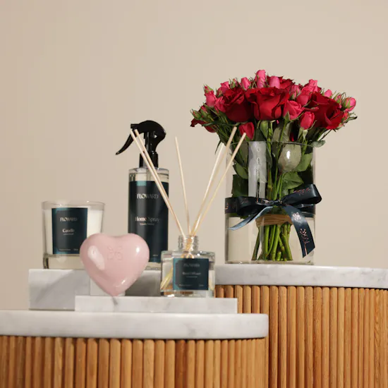 Floward Lovely Orchid Elegant Home Set | Serene Elegance Rose Vase