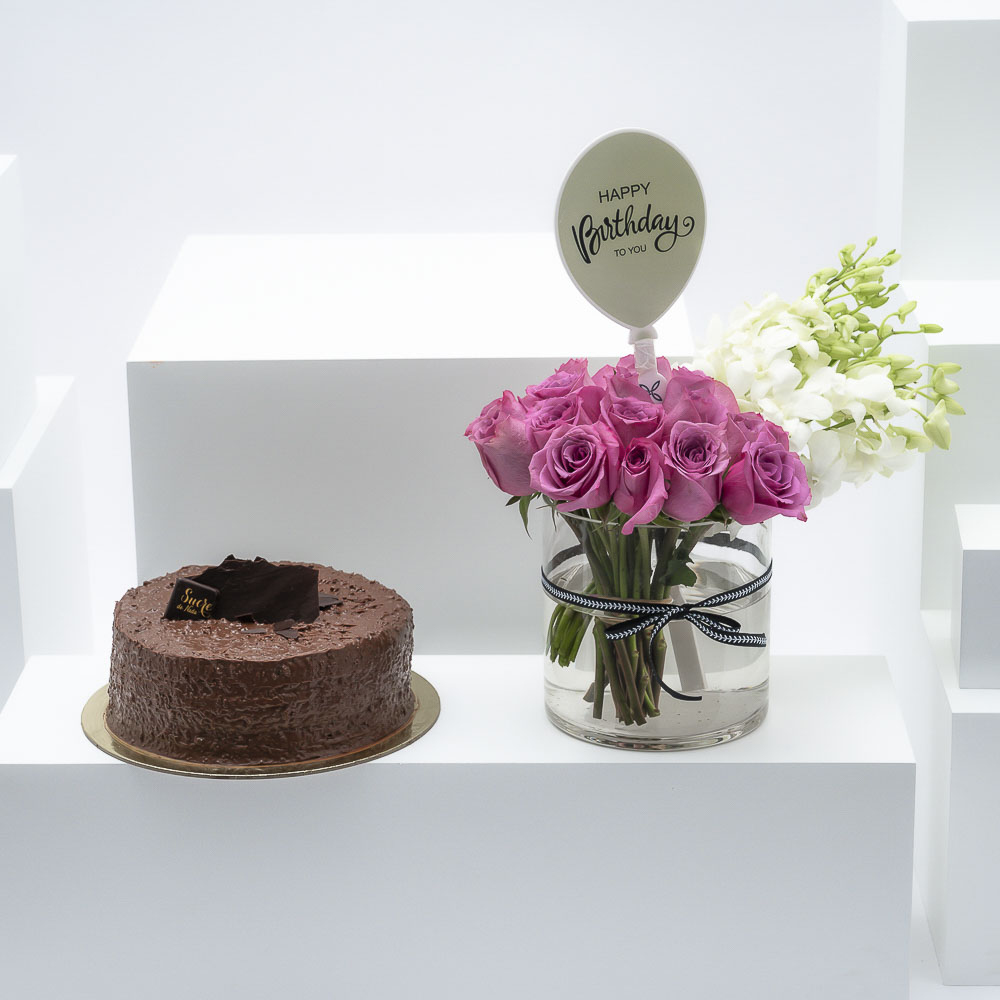 كيكة الشوكولاتة الكرسبي من سكر الندى | مزهرية يوم الميلاد