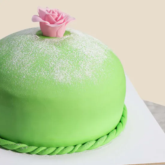 Floward Mint Blossom Cake