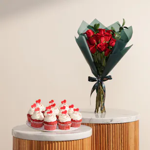 Floward Hearts Red Velvet Cupcakes | Scarlet Love Flowers Floward Hearts Red Velvet Cupcakes | Scarlet Love Flowers