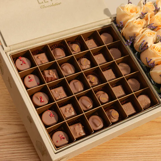 Levo Mix Chocolates and Flowers Beige Box