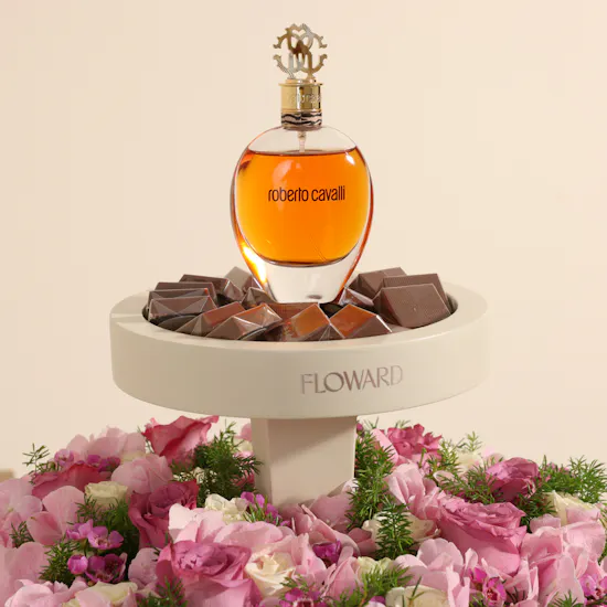 عطر روبرتو كافالي او دى بارفيوم للنساء من روبرتو كافالي | صينية ذكرى بطعم السعادة و الزهور