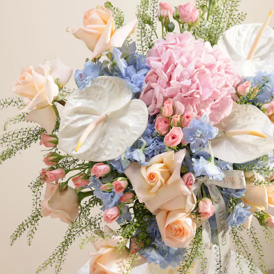 Modern Romance Flowers Vase