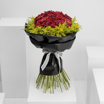 Red Chrysanthemums Bouquet | Black Wrap