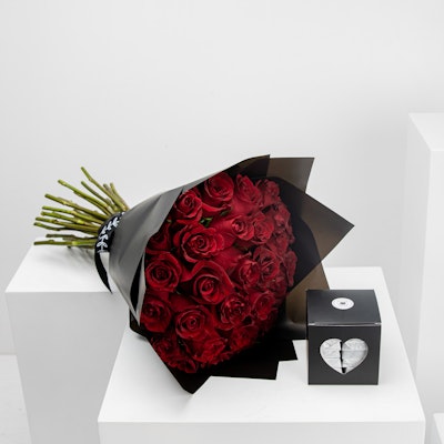 25 Red Roses & Chocolates