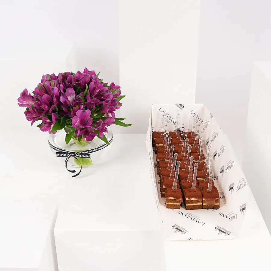 Laviviane Tiramisu Bites | Alstroemeria Vase 4