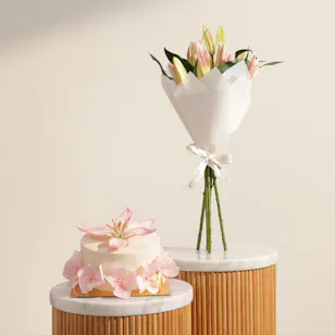 Floward Pink Lily Cake | Spark Flower Bouquet 