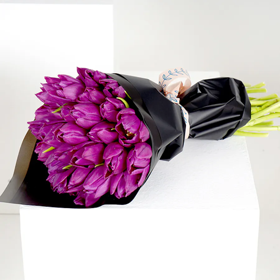 30 Tulips | Black wrap 2