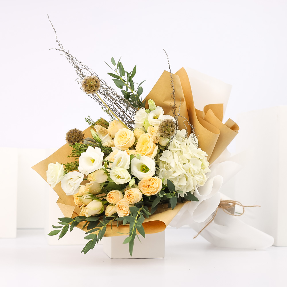 RareFun | White Hydrangea & Eustoma