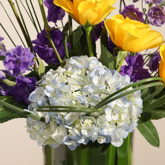 Damas Luxury Women Necklace | Precious Flowers Vase