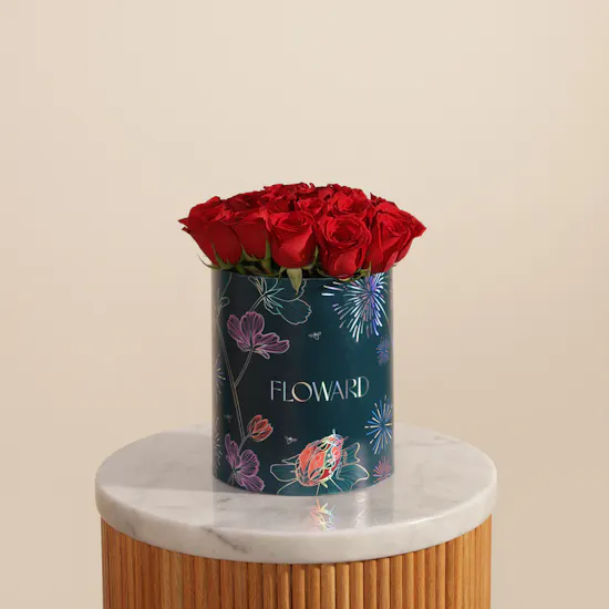 Crimson Red Rose Box | 25 Flowers