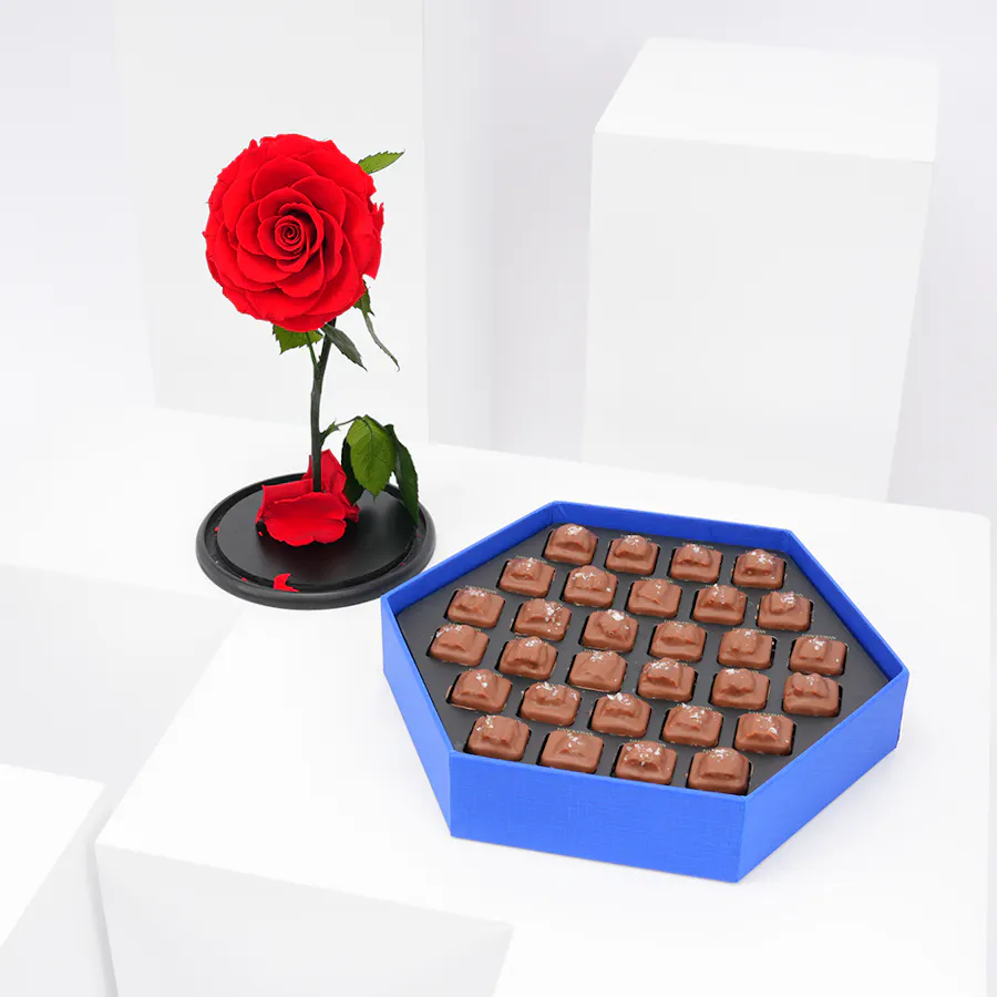 Red Preserved Rose with Hanoverian Chocolate  3