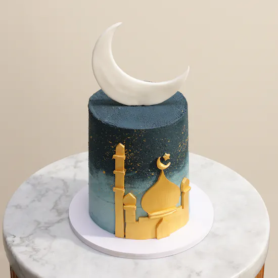 كيك الفانيليا بتصميم رمضان من سويتليشز