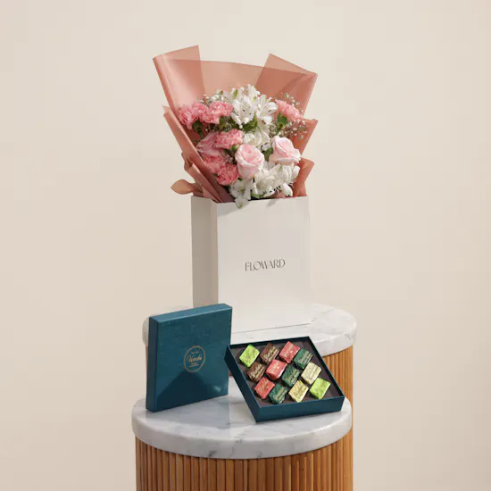 Venchi Murrine Gianduiotto Blue Gift Box | Whispered Affection Flower