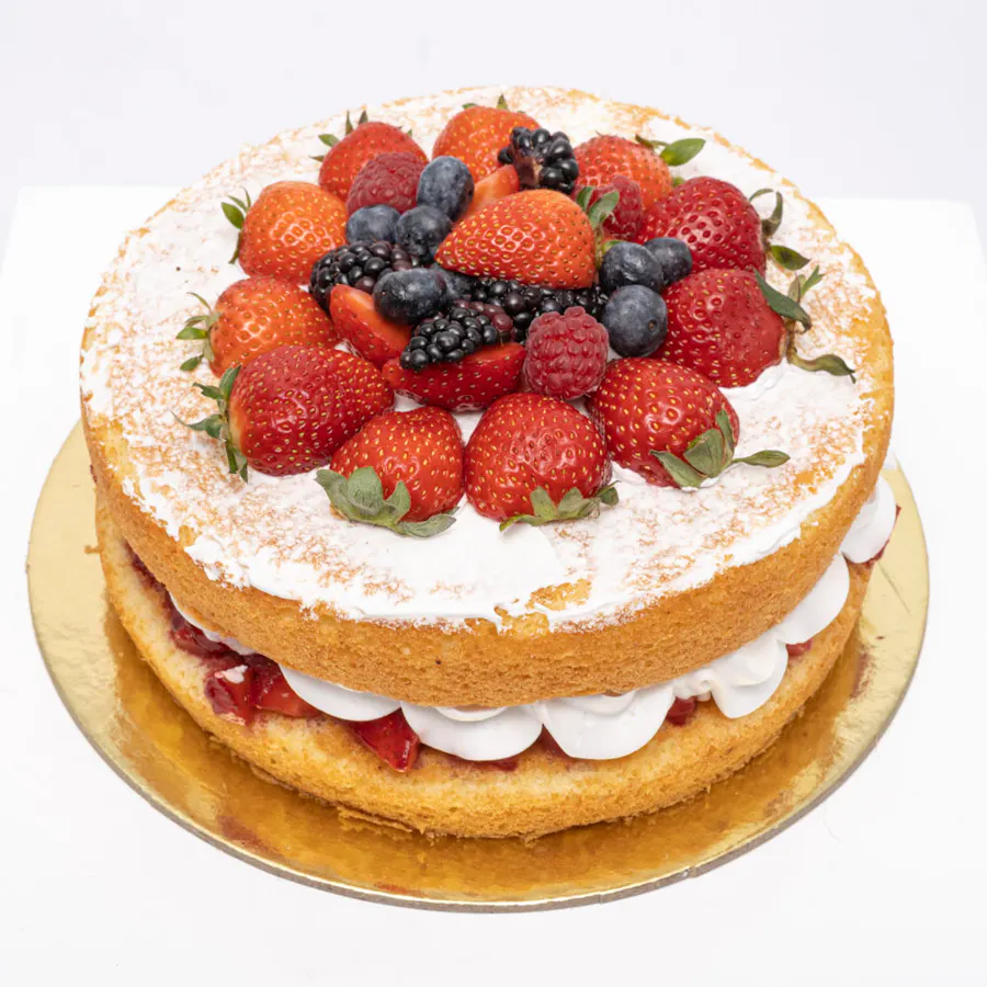 Sucre de Nada Cake with Red Roses 6