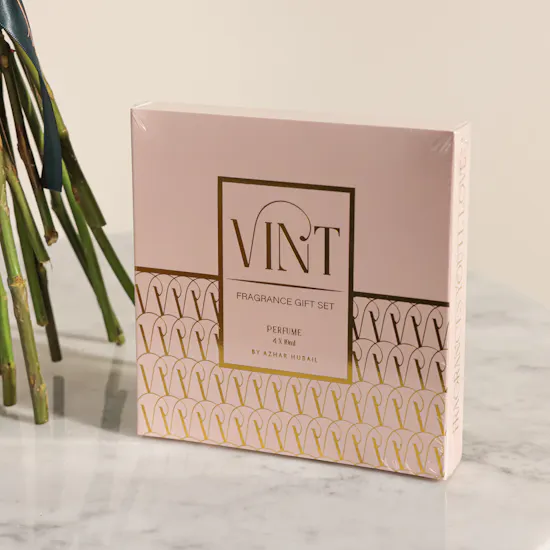 Ah Vint Perfume Set for Women | Congrats Grad Rose Bouquet