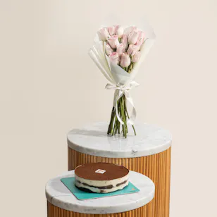 Nola Tiramisu Chocolate Cake | Glam Roses Bouquet 