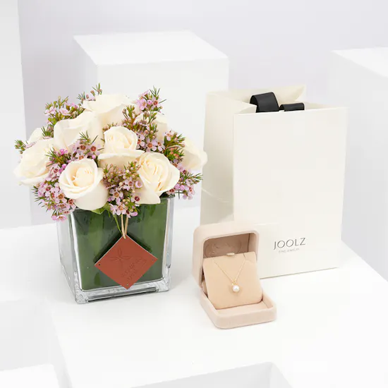 Joolz Pearl Baby Necklace | White Roses