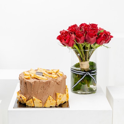 Tortina Honeycomb Cake | Red Roses Vase