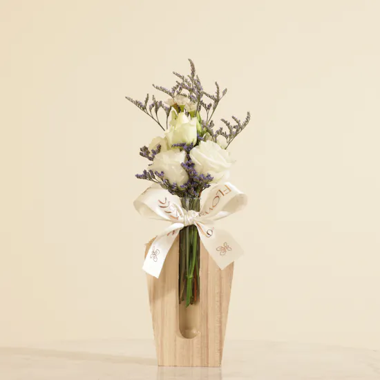Fresh Pure White Eustoma Vase