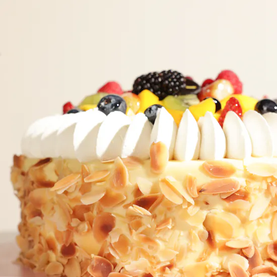 Creamy Ribbons Crème Brûlée Fruit Cake | Birthday Flowers