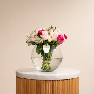 Spring Blooms | Glass Vase Spring Blooms | Glass Vase