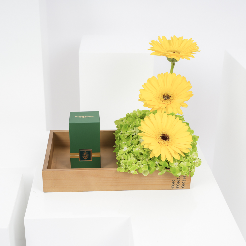 Saad Bashammakh Dehn Oud Nepali | Bright Flowers Tray